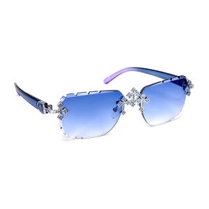Gafas de sol Blue Diamond Triple Cross ICED-OUT: tonos azules llamativos, puente plateado