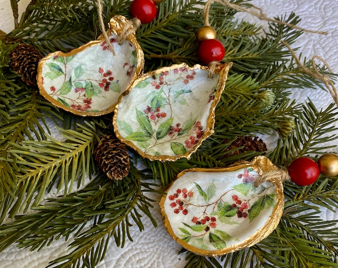 Christmas Decoupage Oyster Shell Ornament, Oyster Shell Art, Coastal