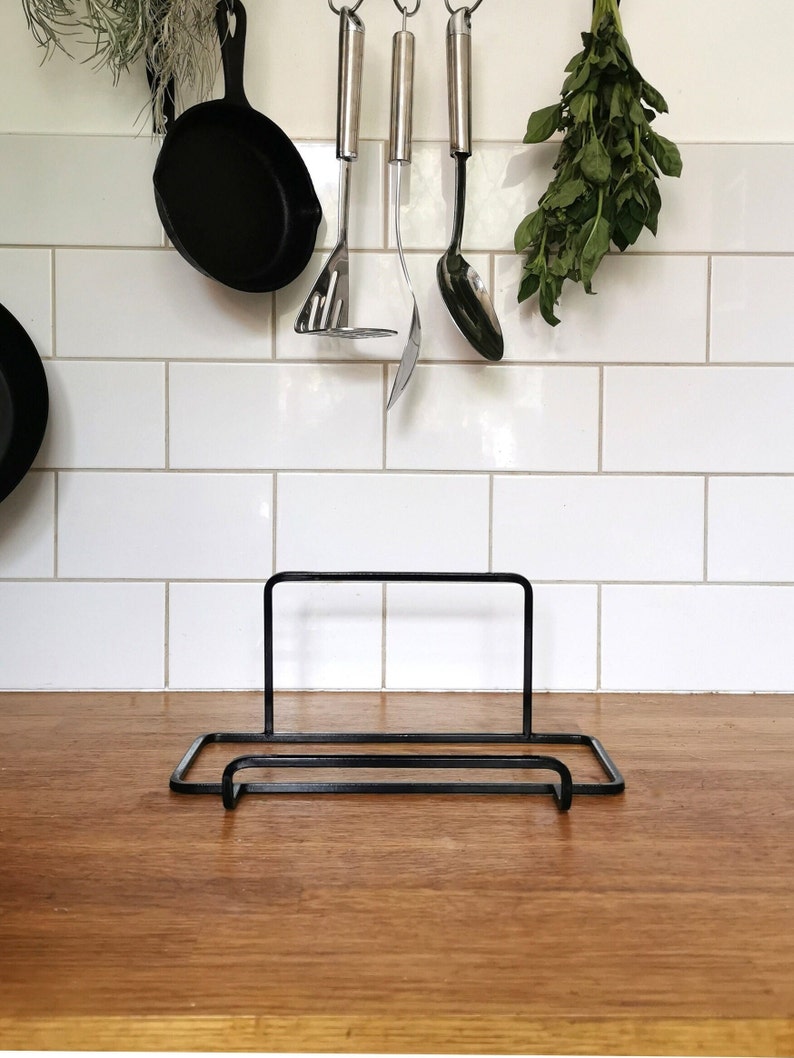 Decorative metal cookbook stand in multiple colours – stylish kitchen accessory or gift, also ideal for displaying art or photos