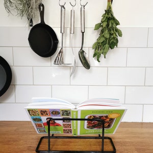 Decorative metal cookbook stand in multiple colours – stylish kitchen accessory or gift, also ideal for displaying art or photos