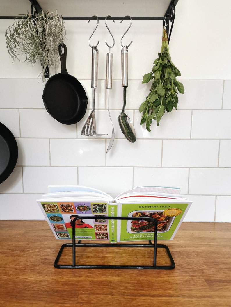 Decorative metal cookbook stand in multiple colours – stylish kitchen accessory or gift, also ideal for displaying art or photos