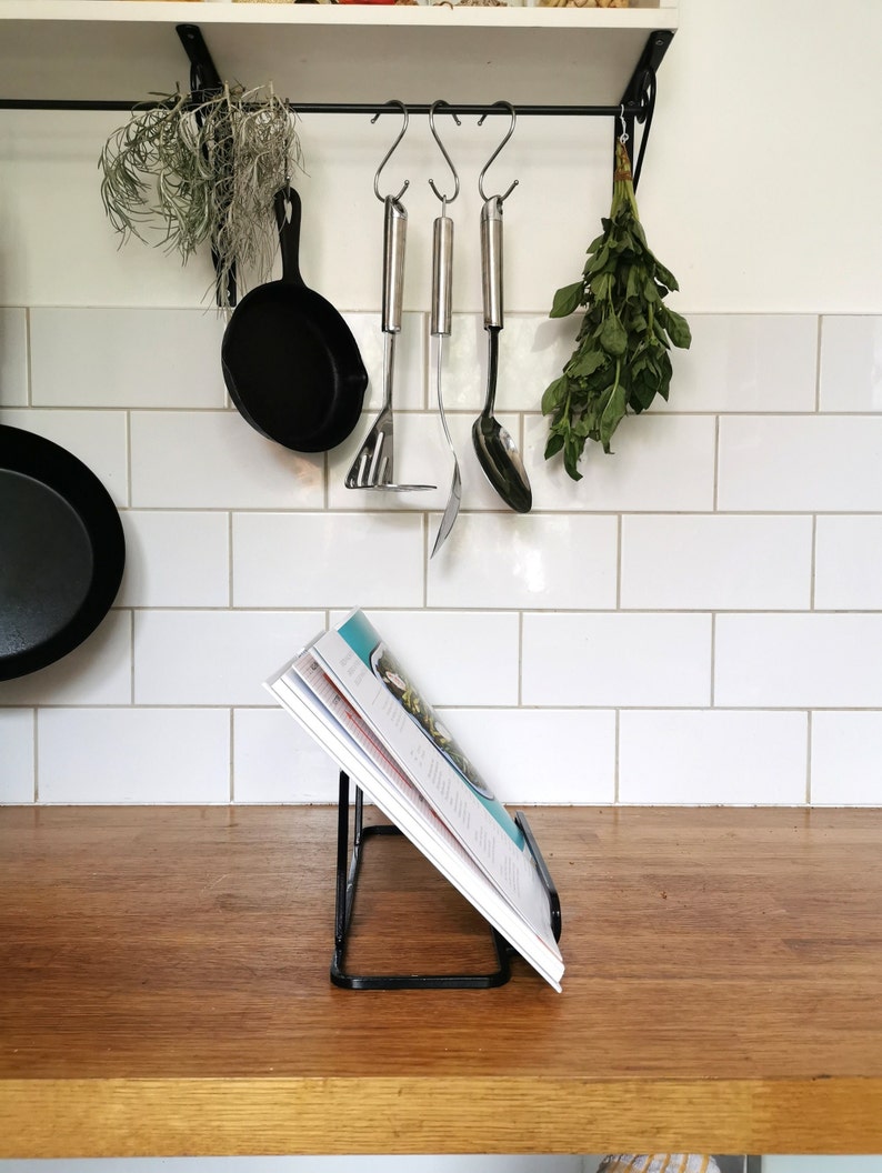 Decorative metal cookbook stand in multiple colours – stylish kitchen accessory or gift, also ideal for displaying art or photos