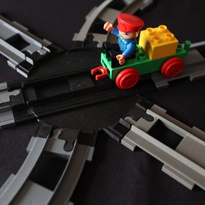 Children's game, 6-track rotating crossing for Duplo train