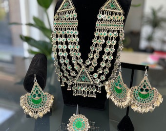 Ensemble de bijoux Kuchi : collier, boucles d'oreilles, tikka et bague