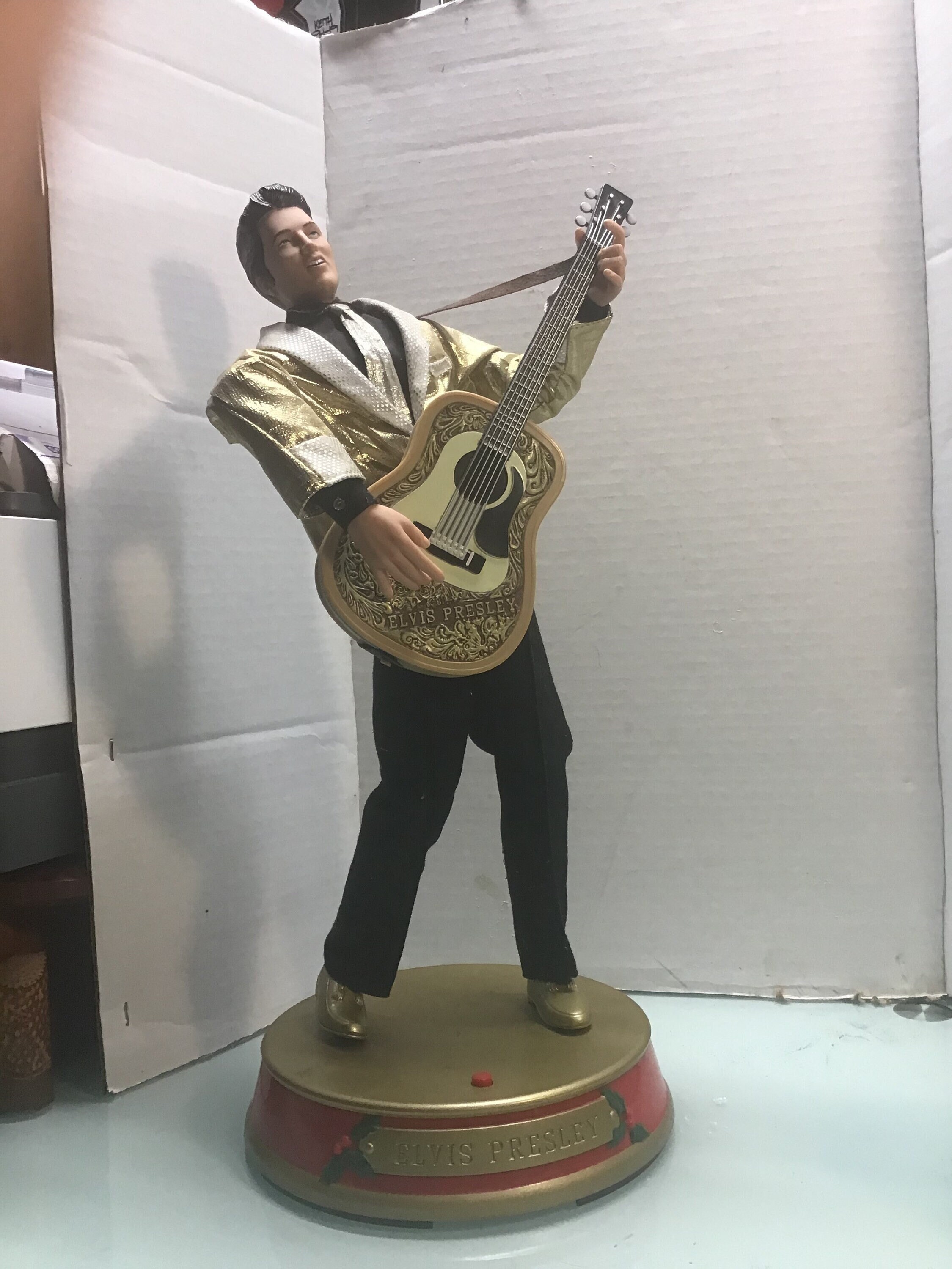 Elvis Presley Statue for sale Only 3 left at 60