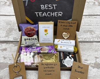 Coffret Meilleur professeur et meilleur assistant pédagogique : badge représentant une étoile, jeton de remerciement, porte-clés fait main, souvenirs et friandises