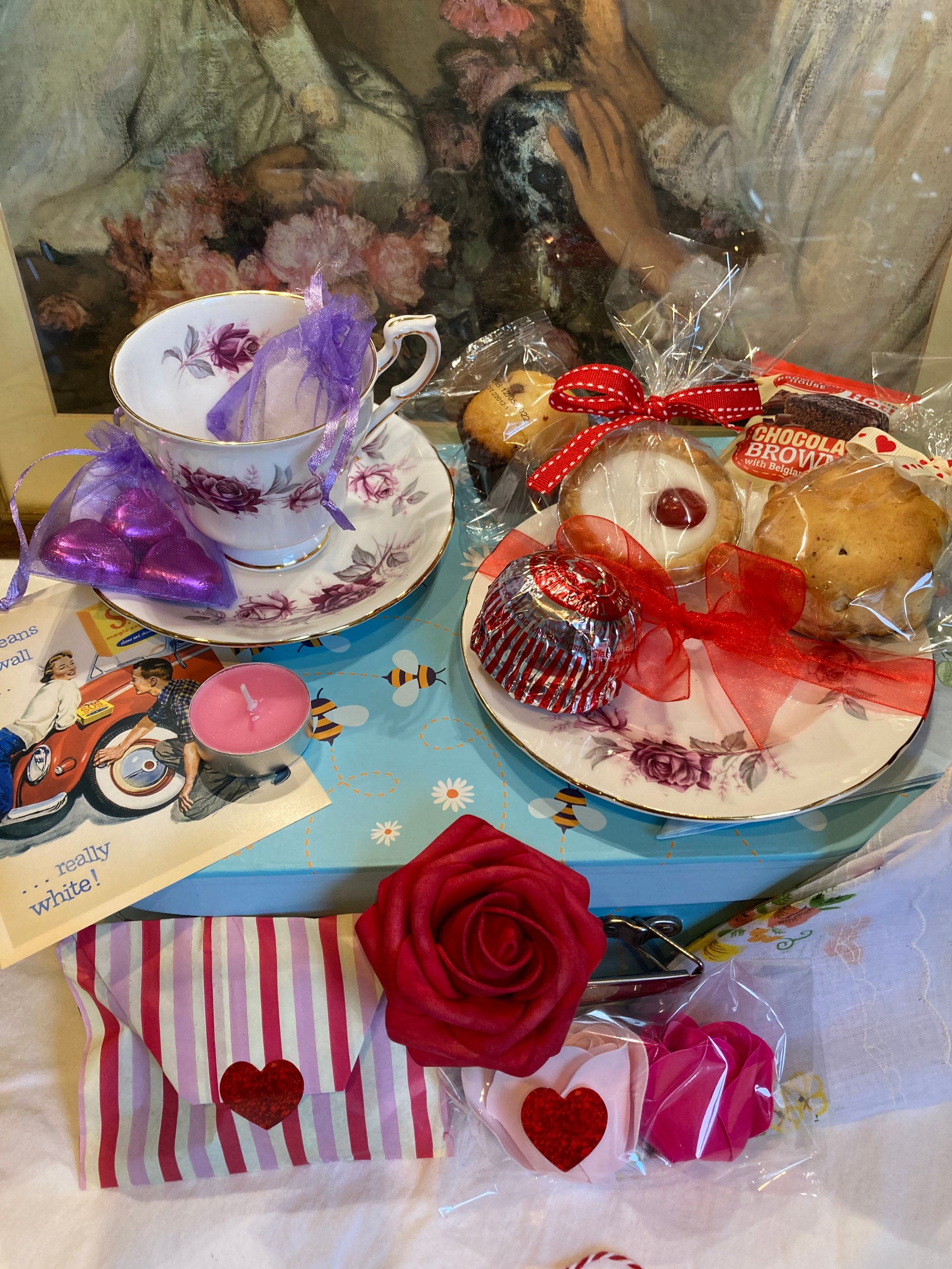 Deluxe Vintage Afternoon Tea Complete With China Tea Set in a Case Hamper Suitable for a Gift
