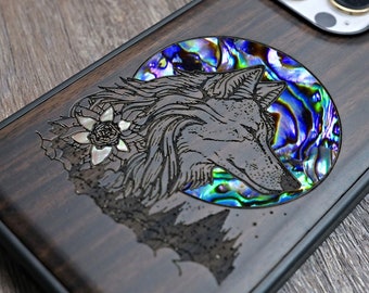 Handgefertigte Handyhülle aus Holz für iPhone 15, 14, 13, 12 Serie, Samsung S24 Serie, Google - Wolf- und Monddesign, Abalone-Inlay