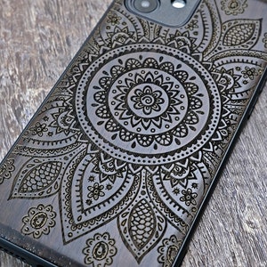 Gravure de mandalas, coque en bois pour iPhone 16 Pro Max 15 Pro 14 13 12 11, coque Samsung S24 S23 S22 S21 Ultra, coque Pixel 9 Pro XL 8a 7