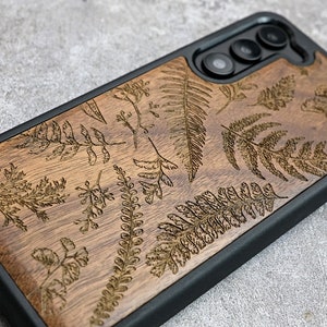 Custodia in legno con foglie di felce per iPhone 16 Pro Max 15 Pro 14 13 12 11, Samsung S24 S23 S22 S21 Ultra, Pixel 9 Pro XL 8a 7 Pro, regalo inciso