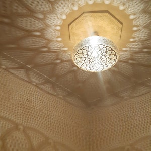 Lampe marocaine, lampe suspendue, lampe faite à la main, lampe suspendue en laiton, abat-jour.