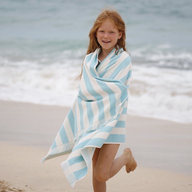 GreenPetition Delmor Fit Beach Towel - Thumbnail 2