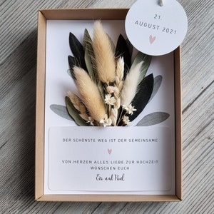 Geschenkschachtel zur Hochzeit Blumenstrauß aus Trockenblumen personalisiertes Hochzeitsgeschenk Geschenkbox für Geld oder Gutschein Bild 3