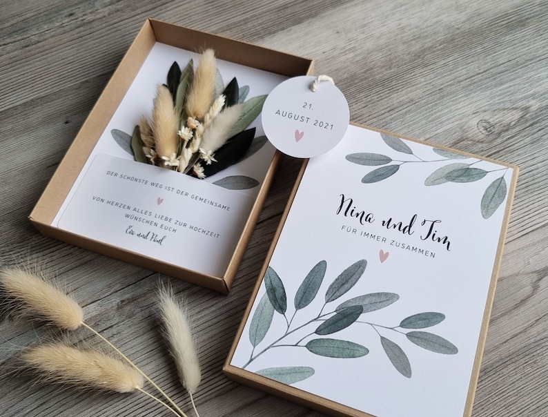 Geschenkschachtel zur Hochzeit Blumenstrauß aus Trockenblumen personalisiertes Hochzeitsgeschenk Geschenkbox für Geld oder Gutschein Bild 2