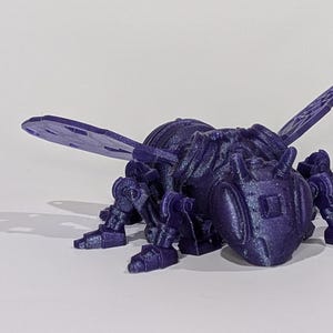 3D Printed Articulating Cyber Bee Toy – Robotic Insect Model, Movable Joints, Unique Desk Decor & Gift Idea
