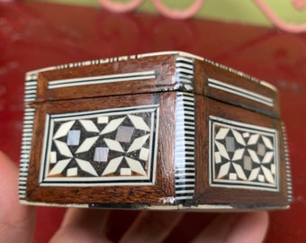 Zeshoekige boho sieradendoos, handgemaakte sieradendoos, vintage sieradendoos, sieradendoos met ster, sieradendoos met parelmoer