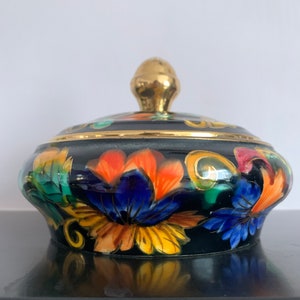Ceramic pot, earthenware candy box from Quaregnon/Belgium, ceramic centerpiece by Hubert Béquet, hand-decorated on a black background