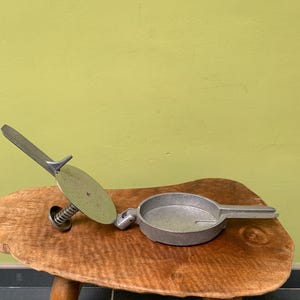 Butcher press for making homemade burgers, works perfectly for making burgers