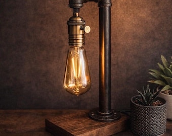 Industrial Pipe Table Lamp – Steampunk Edison Bulb Desk Light – Rustic Handmade Bedside Lamp – Vintage Loft Lighting – E27
