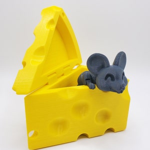 3D Printed Articulated Mouse in Cheese Box