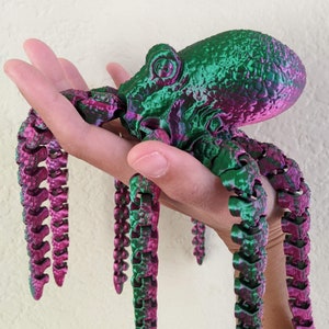Lifelike Articulated Octopus - 3D Printed with Customizable Colors