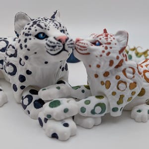 Snow Leopard - 3D Printed, Articulated, Multi-colored Fidget Toy