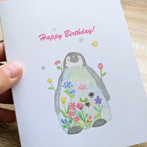Cartão de feliz aniversário, pinguim, flores, papel 100% reciclado