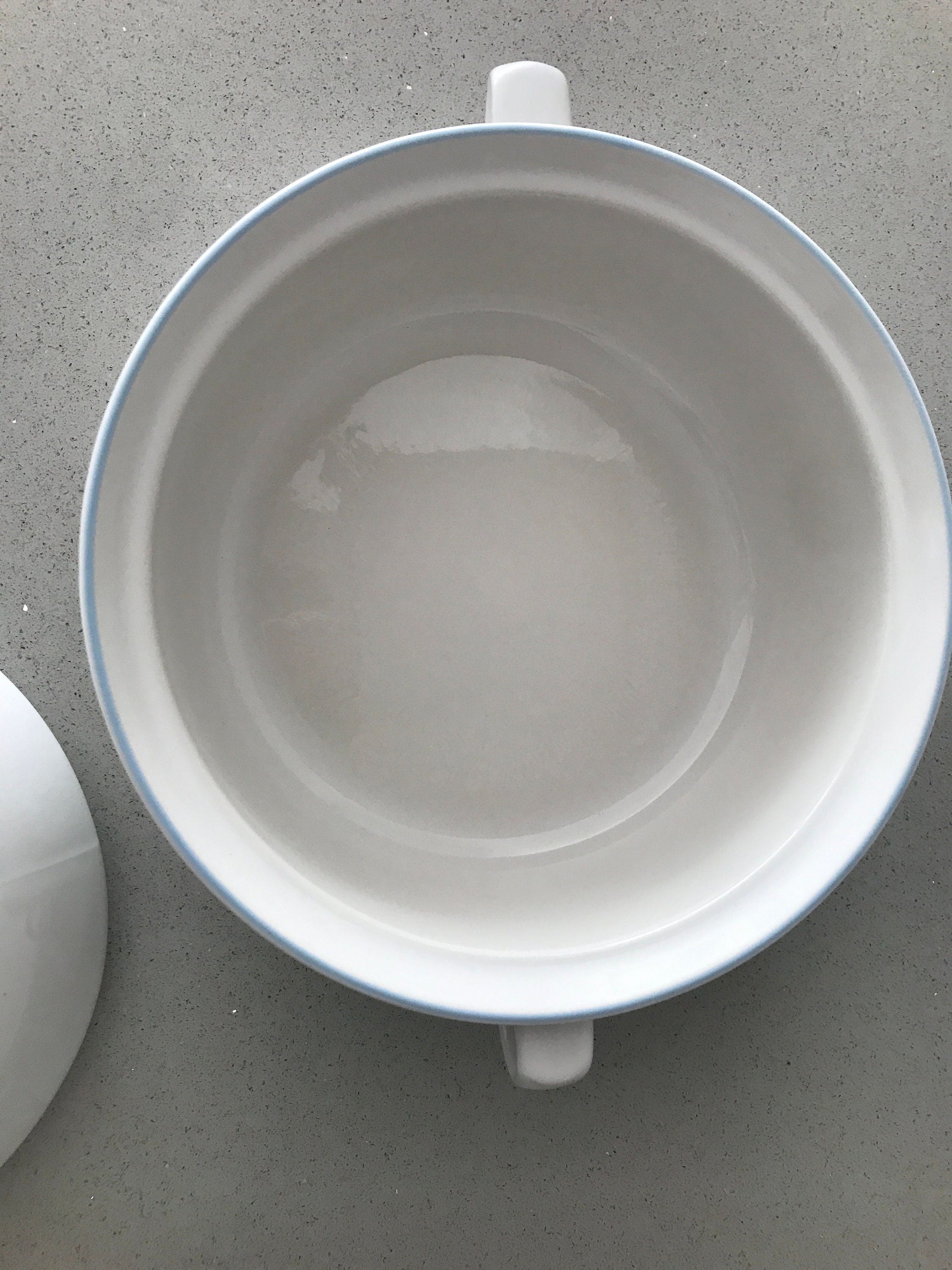 Japanese Fascino Stoneware 2 Quart Bakeware Dish, Ceramic Ovenware