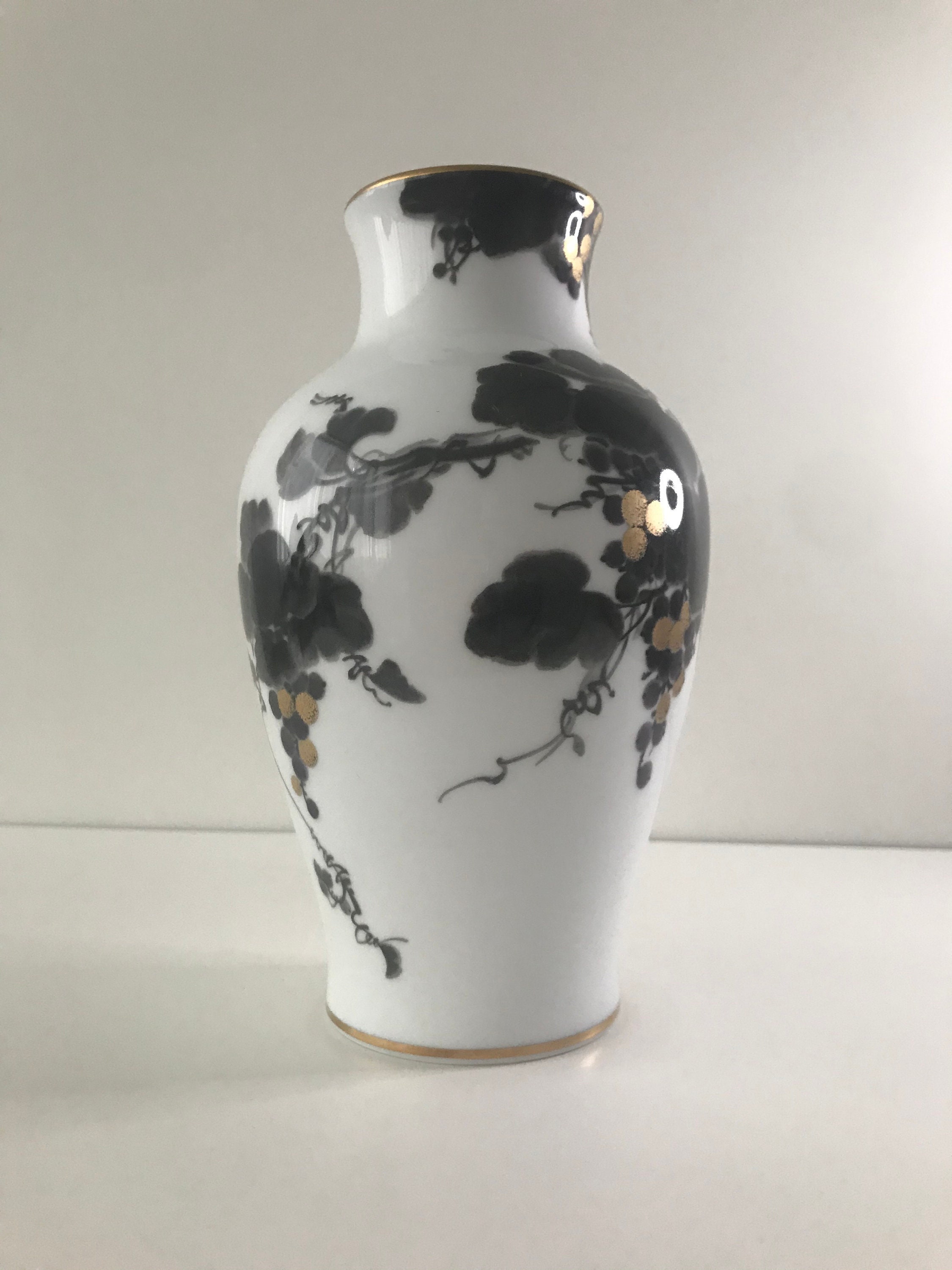 Okura Japanese Porcelain Antique Vase Gold Trim
