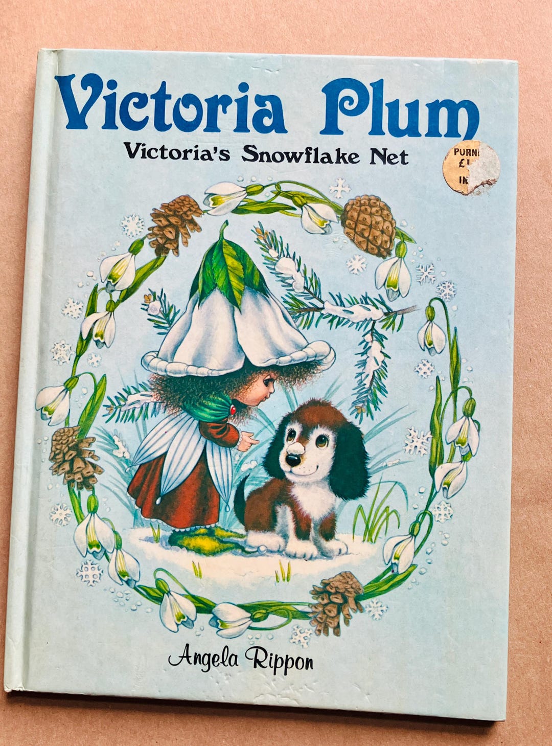 Victoria Plum Angela Rippon Vintage Hardback Book Victoria's Snowflake ...