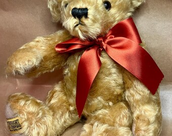 Merrythought Titanic Bear – Limited Edition No. 936/5000 – Gold