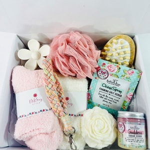 Teen Girl Gift Box,Tween Girl Gift,Teenage Girl Care Package,Pamper Box,Get Well Soon Gift Box,Gift For Tween Girl,Spa Kit For Her,Gift Box