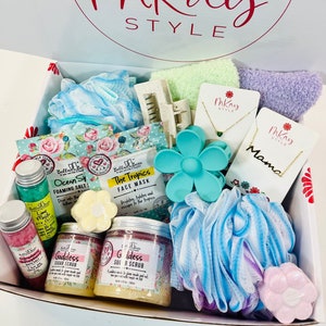 Monsuri Self Care Gift Basket for Mom: New Mommy Care Package Pampering Gift Set with Bath Accessories and Natural Skincare Products. Our Spa Day Kit