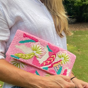 Pochette en perles à la main rose clair, Pochette en perles roses, Broderie multicolore à la main, Pochette en perles de rose vibe