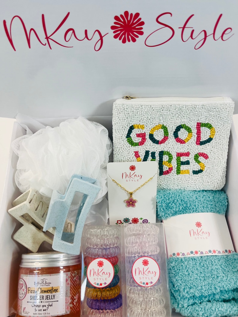 Tween teen girl gift box with spa products for self care. It can be used as a birthday gift box, a pamper box, a cheer up gift, a relaxation gift, or get well soon gift box. Each gift box is nicely packaged with a reusable box.