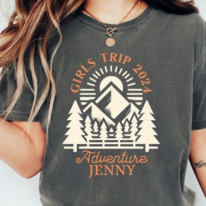 Retro Camp Bachelorette Shirt Camping Junggesellinnenabschied Shirts Immer angehängt Benutzerdefinierte Name Brautparty Geschenk Outdoor Bergbraut Wanderung