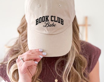 Regalo per club del libro per donne, articoli carini per club del libro, regalo per amanti dei libri, regalo letterario per donne, abbigliamento carino per club, cappello ricamato per club del libro