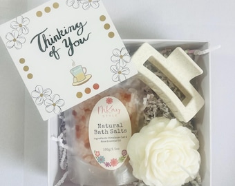 Een attentiepakket, een geschenkdoos met de tekst "Ik denk aan je", een troostgeschenk, een condoleancegeschenk, een cadeau voor vrouwen, een beterschapsgeschenk.