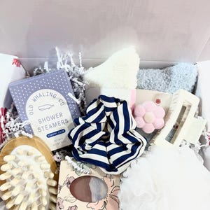 Gifts For Teenage Girls, Teenage Girl Gift, Self Care Gift Box, Teenage Girl Birthday Gift, 15th Birthday Gift, Gifts For Her, Gift Box