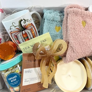 Cozy Fall Gift Box Teen Pumpkin Spice Care Package For Teenage Girl Seasonal Bookish Gift Box Autumn Hygge Gift Set Cozy Spa Box Gift Idea