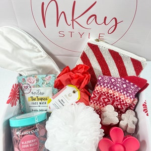 Merry Christmas Gift Box Teen Girl, Tween Girl Christmas Gift Idea,College Girl Holiday Gift Box, Christmas Spa Kit For Her,Merry Christmas