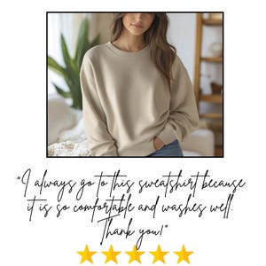 K&ouml;nnte beinhalten: Ein beiger Rundhals-Pullover mit einer F&uuml;nf-Sterne-Bewertung und dem Text "Ich trage immer diesen Pullover, weil er so bequem ist und gut w&auml;scht. Danke!"