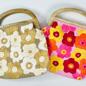 Cartera de mano bohemia con flores, cartera con flores bordadas, cartera con asa superior, cartera de mano de verano, cartera de mano bohemia para dama de honor, cartera novedosa, estilo boho