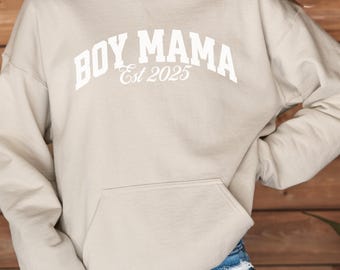 Custom Boy Mama Hoodie Nieuwe Boy Mama Trui met Ronde Hals Jongensmoeder Cadeau voor Nieuwe Jongen Moeder Kraamcadeau voor Moeder Jongen Moeder Shirt Cadeau Boy Era