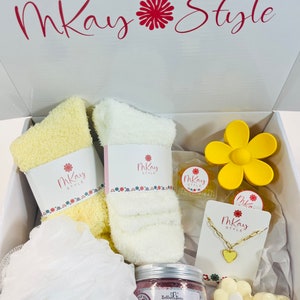 Young Girl Gift Box, Birthday Box, Beauty Box For Girl, Spa Kit For Girl, Gift For Granddaughter, Gift For Kids, Pamper Box,  Little Girl