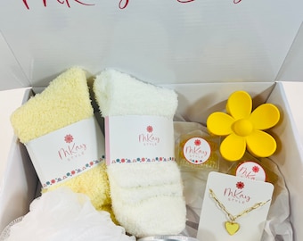 Young Girl Gift Box, Birthday Box, Beauty Box For Girl, Spa Kit For Girl, Gift For Granddaughter, Gift For Kids, Pamper Box,  Little Girl