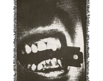 Halloween Horror Decor Throw Blanket: Punk Razor Blade Poster