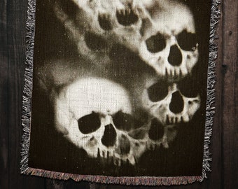 Skull Woven Blanket: Vintage Horror Decor, Halloween Throw
