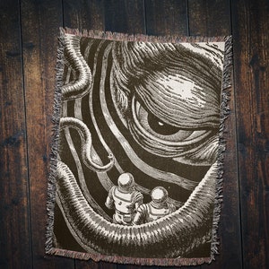 Vintage Alien Abduction Woven Throw Blanket: Retro Sci-Fi Decor