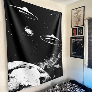 UAP Sighting Vintage UFO Wall Tapestry